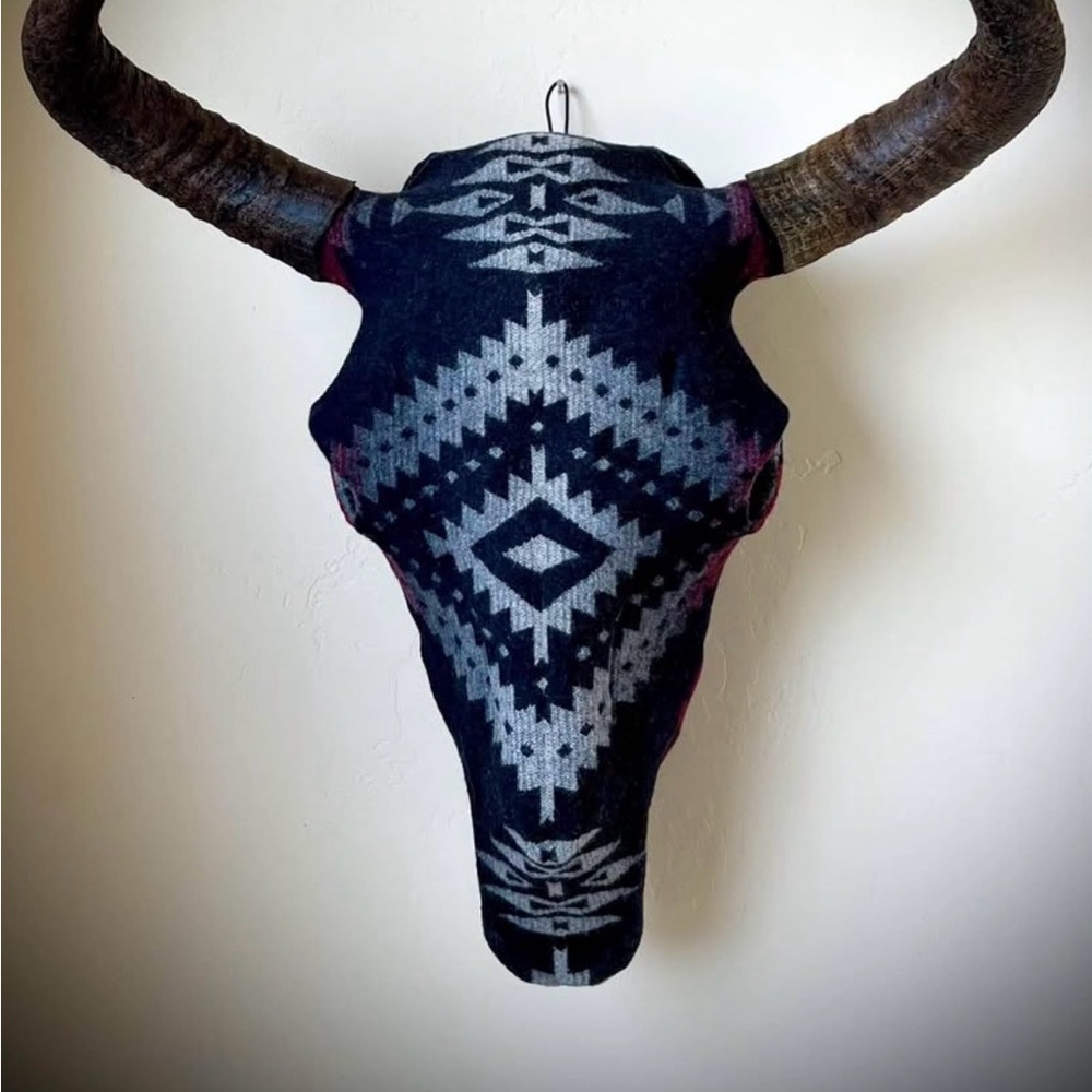 Pendleton Black and Gray Tribal Bull Skull Decor